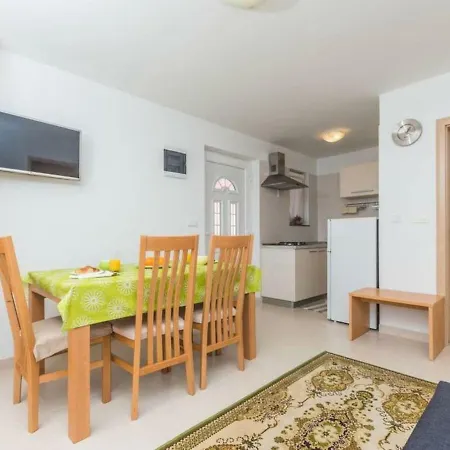 Apartament F-3 Klimno