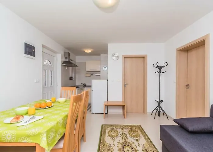 F-3 Apartament